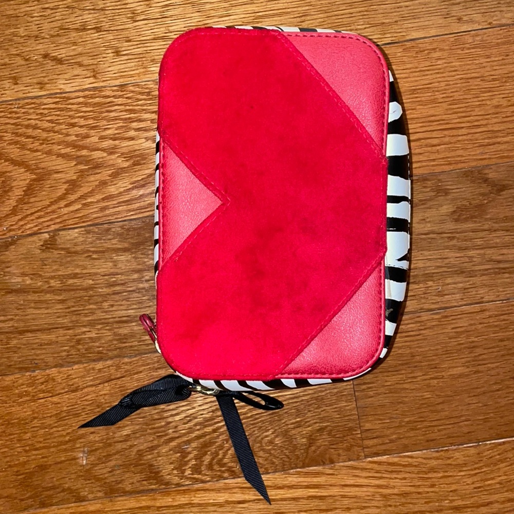 Makeup travel case